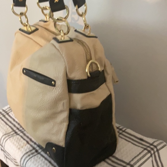 Olivia & Joy New York Handbag/Purse - Picture 3 of 5